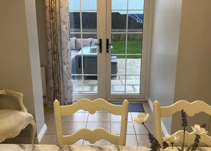 House In Mid Ulster - Sleeps 8